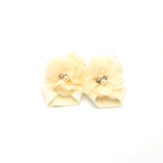 Beige sandals with beads