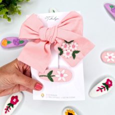 Pink bow white embordered with snap