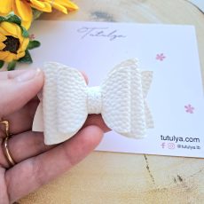 White bow