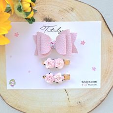 Set of pink bow with flower barrettes